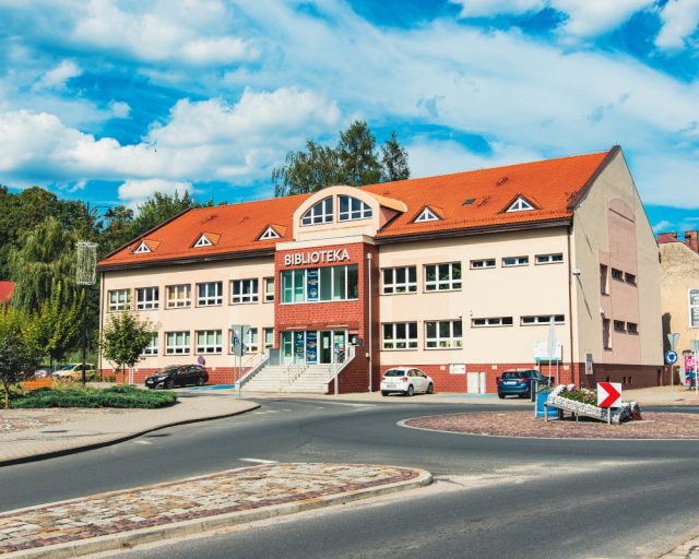 35 tys. zł dla biblioteki w Wodzisławiu – nowe książki i e-usługi dla czytelników