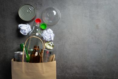 Właściciele nieruchomości niezamieszkałych muszą złożyć oświadczenia do końca 2025 roku