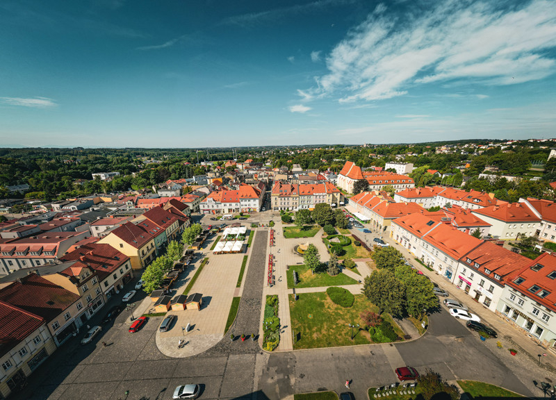 Parkowanie na rynku tylko za zgodą – jak zdobyć miejsce postojowe?