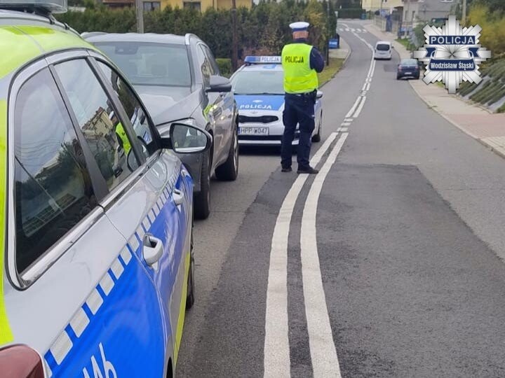Pijany kierowca spowodował kolizję w Krostoszowicach. Ma prawie 3 promile