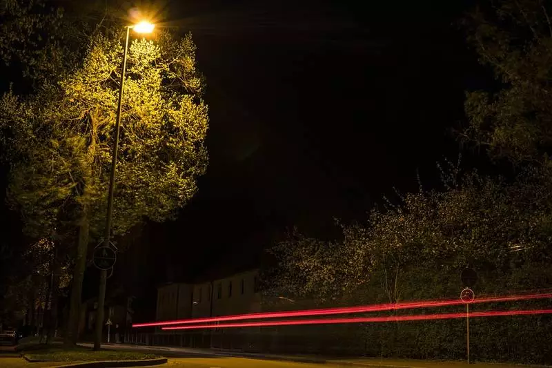 Policja przypomina - odblask może uratować życie