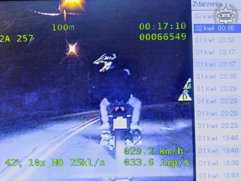 Policja zatrzymała w nocy 14-latka kierującego motocyklem, pasażerem był 11-latek