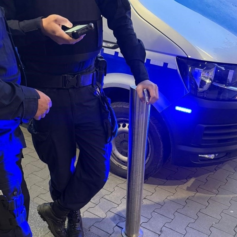 Poszukiwana para wpadła w sklepie – interweniował policjant po służbie