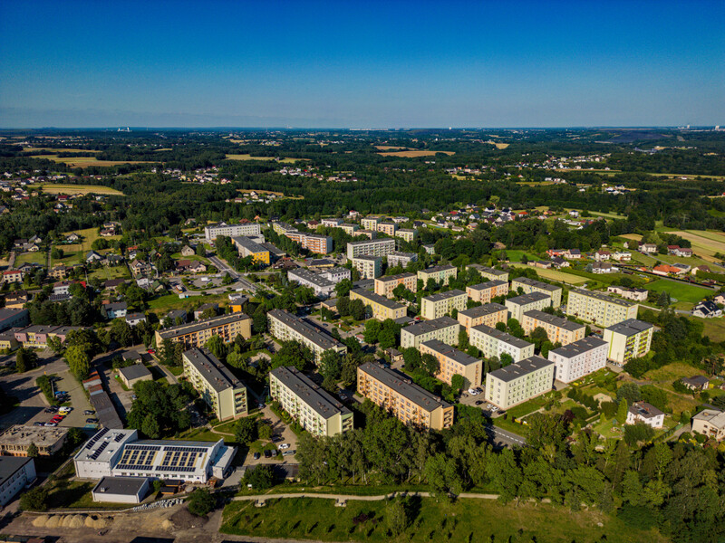 Przebudowa drogi na osiedlu 1 Maja – nowe chodniki i nawierzchnia
